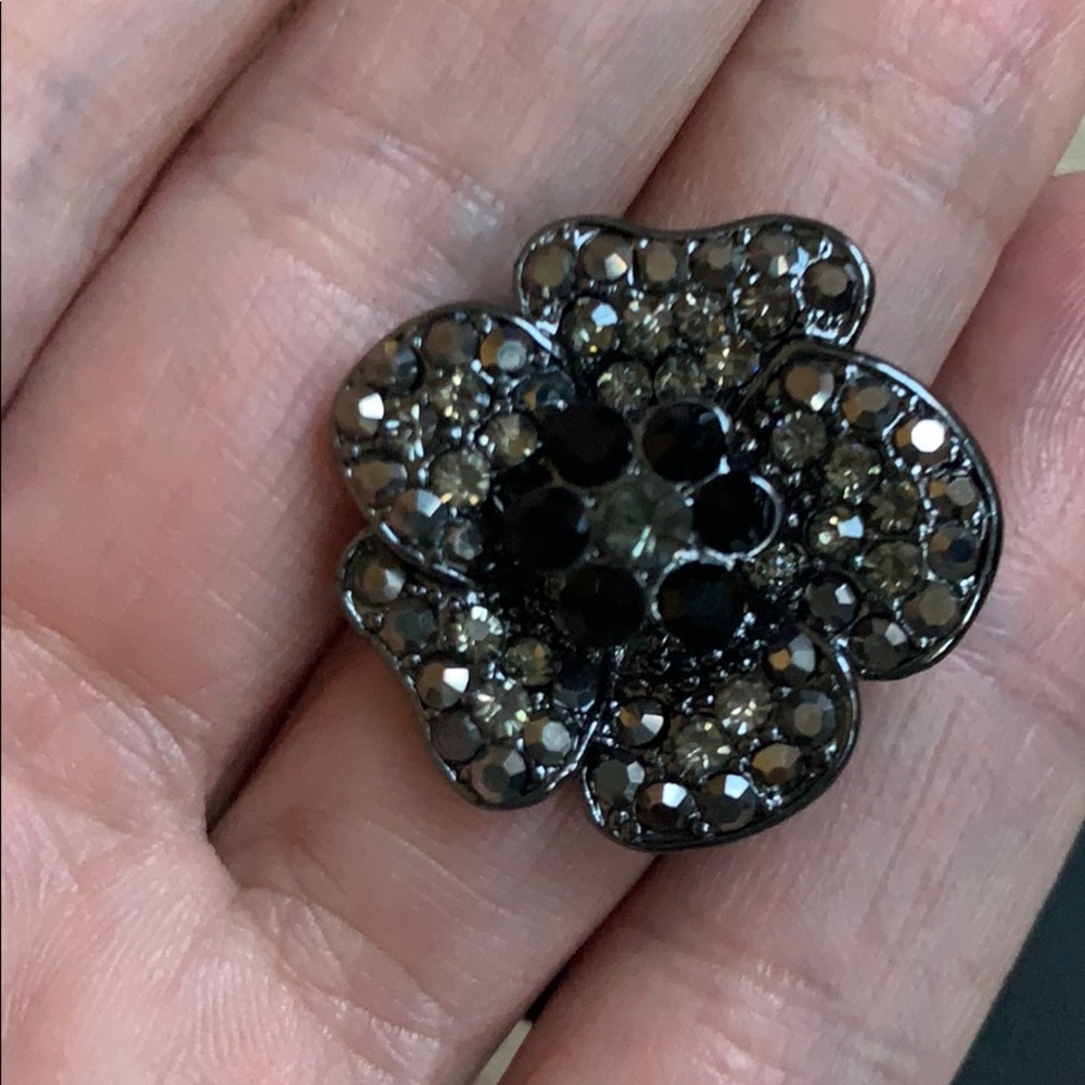 Flower ring - Picture 2 of 5